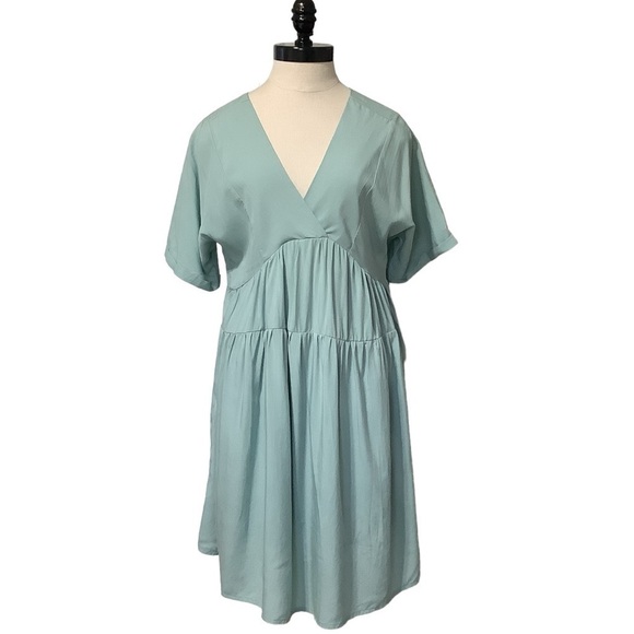 KIRUNDO NWT Short Flowy Tiered Dress - Size M - Picture 1 of 14